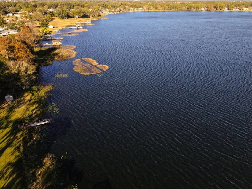 81 Stebbins Drive a Winter Haven, FL Mobile or Manufactured Home for Sale